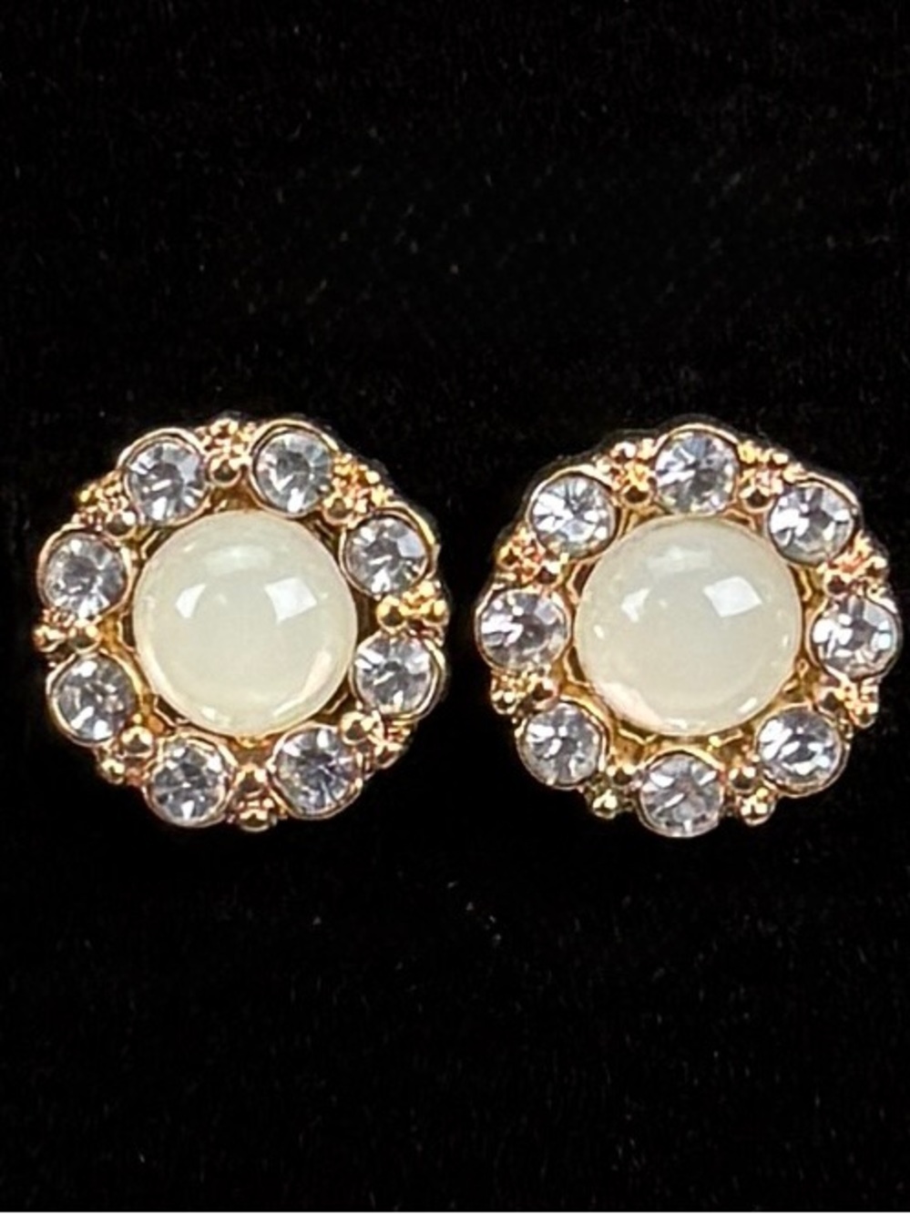 Pretty vintage, goldtone, bling pierced earrings